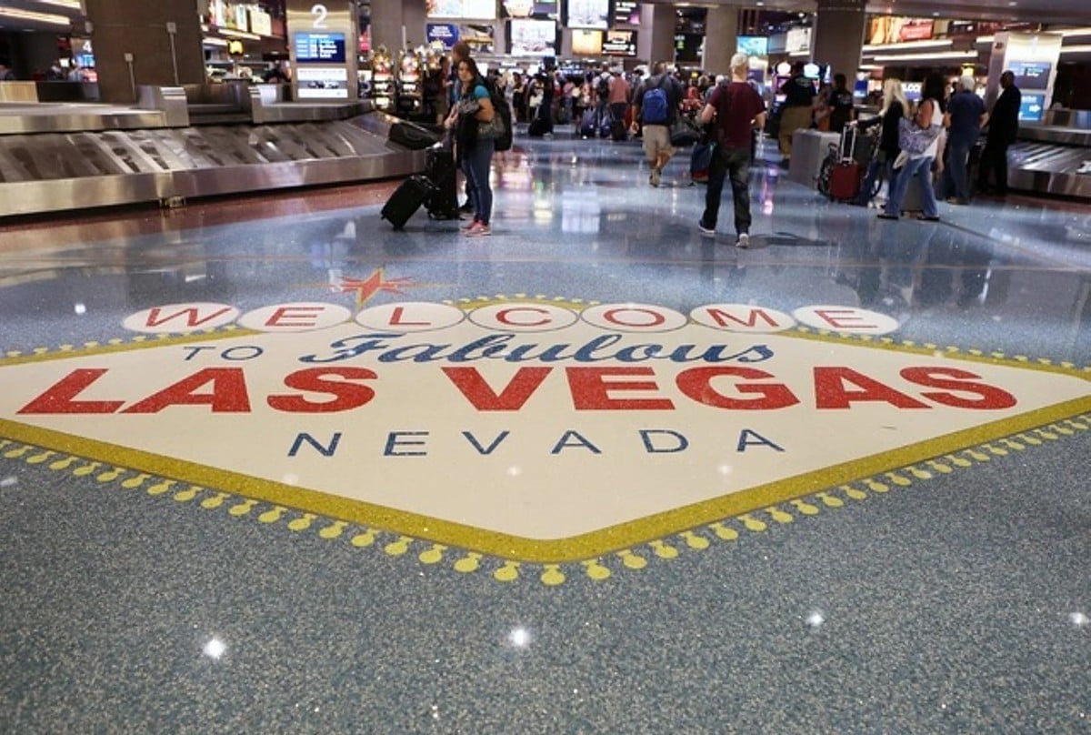 Vegas sign Airport