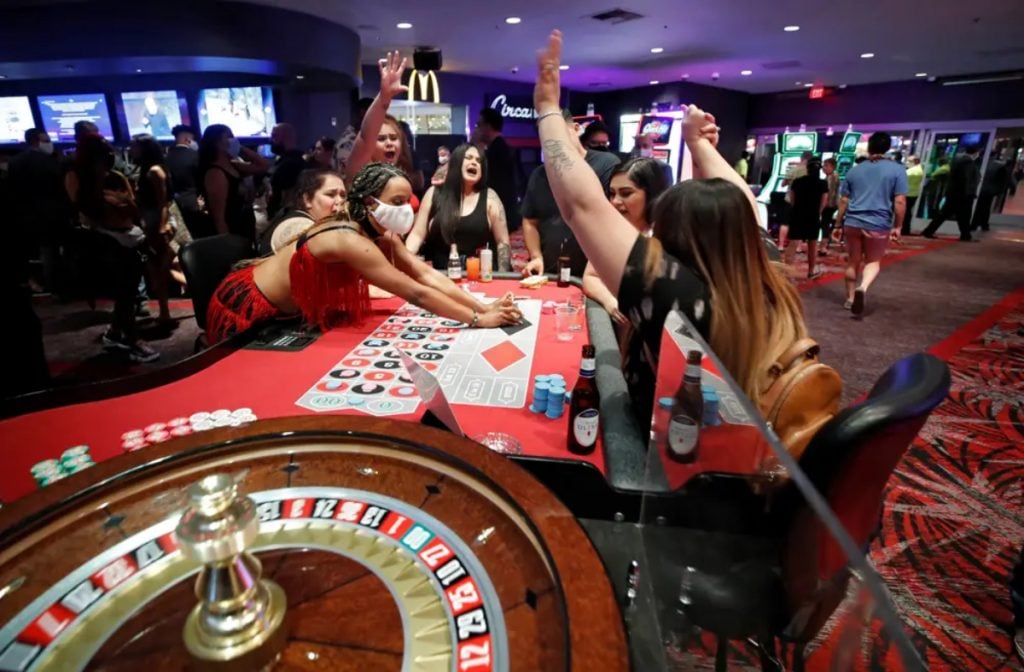 VEGAS MYTHS RE-BUSTED: A Roulette Color Can Be ‘Due’ - Casino.org